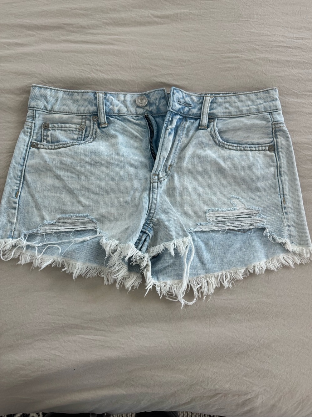 American Eagle Light Blue Distressed Women's Denim Shorts